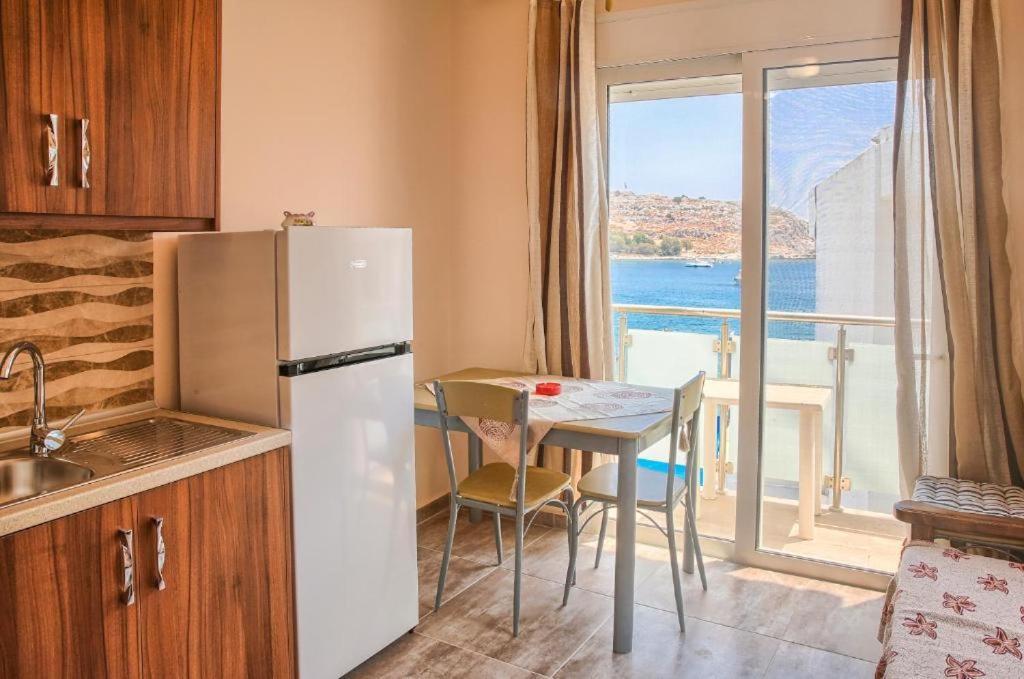 Despinas Seafront Apartments,Haraki Bagian luar foto